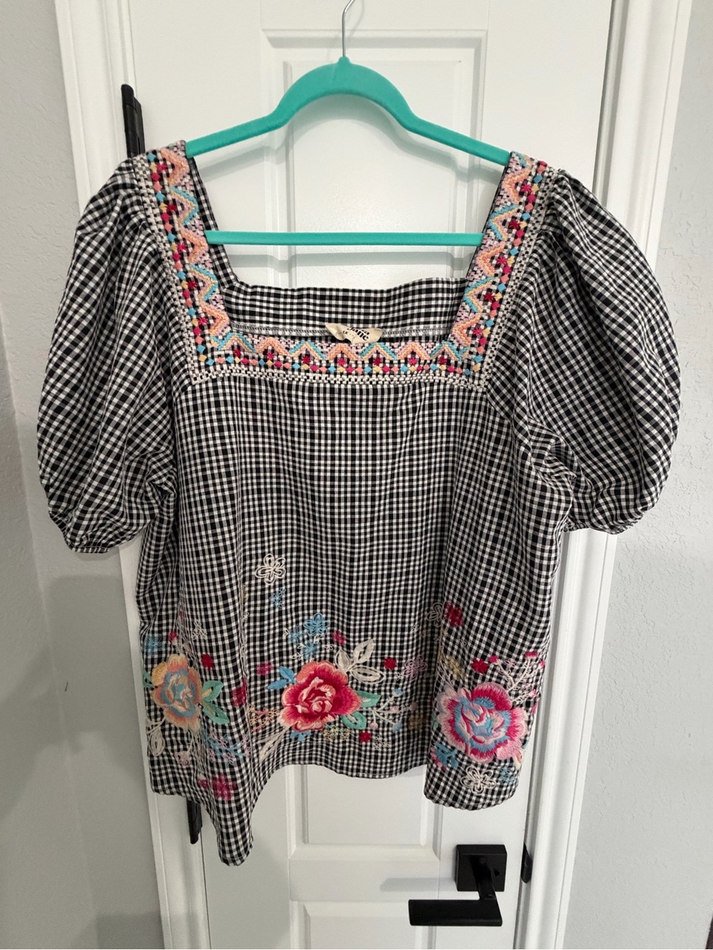 Savanna Jane Black & White Gingham Embroidered Puff-Sleeve Blouse